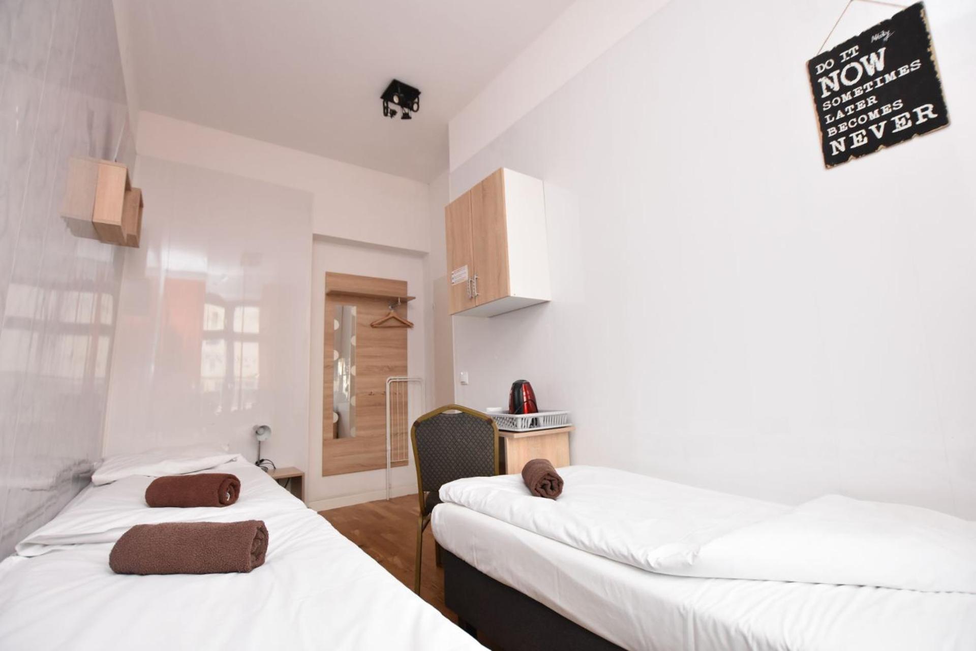 Hostal - Prywatne
