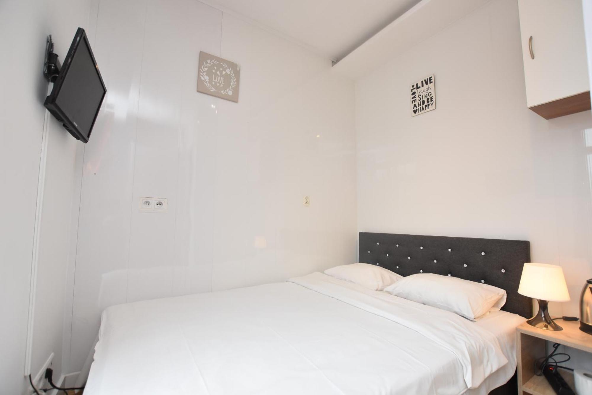 Hostal - Prywatne *